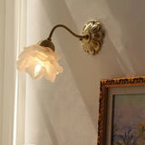 Vintage Kupfer-Blütenblatt-Glas-Wandlampe-Leuchtezauber