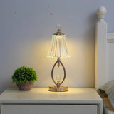 Vintage Goldene Tischlampe aus Kristall-Leuchtezauber
