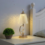 Vintage Goldene Tischlampe aus Kristall-Leuchtezauber