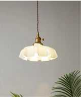 Nordic Bloom Glass Pendant – Minimalistische Glas-Hängeleuchte im Creme-Blumenstil