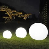 LumiGlow LED Gartenkugel – 16 Farben, Fernbedienung & Wiederaufladbar-Leuchtezauber