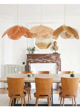 LumaFlora Petal Light – Stoff-Pendelleuchte mit farbigen Blütenblättern