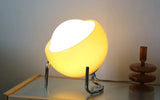 LumiEgg Retro Bauhaus Tischlampe-Leuchtezauber