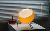 LumiEgg Retro Bauhaus Tischlampe-Leuchtezauber