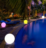 LUXARÉ GlowSphere RGB Gartenleuchte-Leuchtezauber