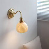 Messing-Keramik-Wandlampe-Leuchtezauber