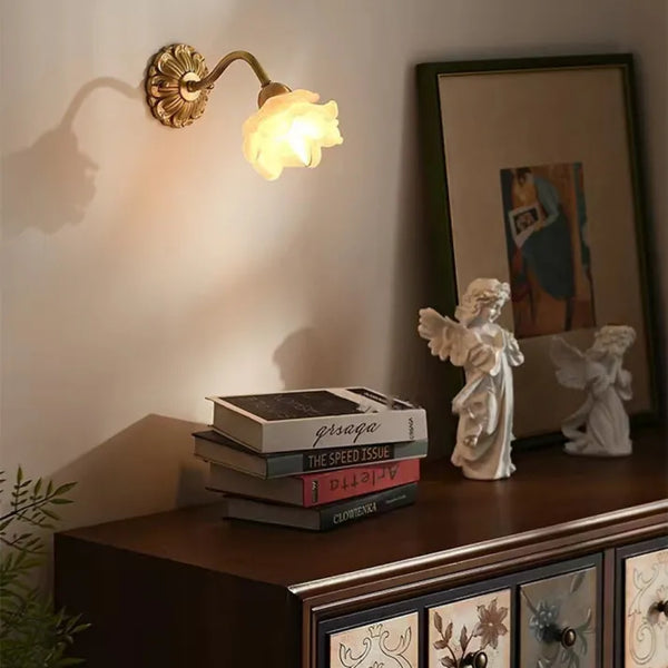 Vintage Kupfer-Blütenblatt-Glas-Wandlampe-Leuchtezauber