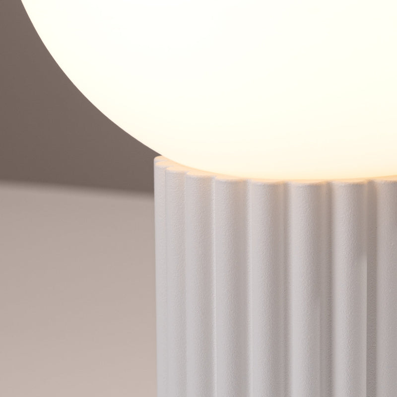 Tischlampe Halo Weiß – Runde Leuchte Mit Weißem Schirm, Modern-Leuchtezauber