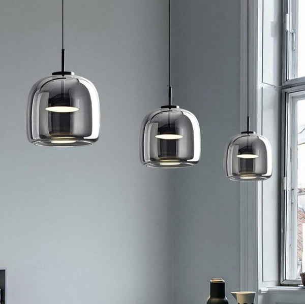Skandinavische Hängelampe aus schwarzem Glas-Leuchtezauber