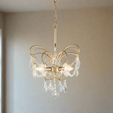 Schmetterlingskronleuchter im Wohnzimmer-Leuchtezauber