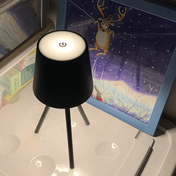 Wiederaufladbare Tischlampe auf Stativ-Leuchtezauber
