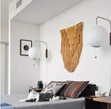 SakuraSilk – Japanische Handgewebte Seiden-Wandleuchte