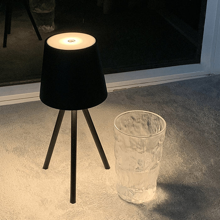 Wiederaufladbare Tischlampe auf Stativ-Leuchtezauber