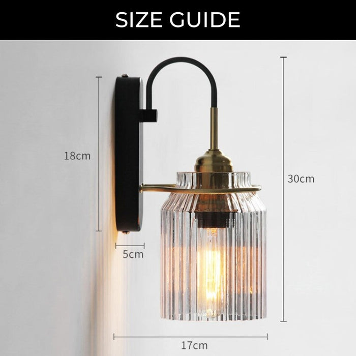 Vintage Wandlampe mit geripptem Glasschirm-Leuchtezauber