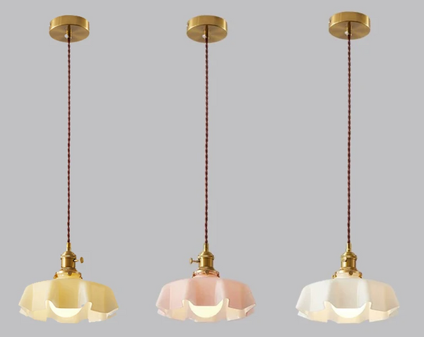 Nordic Bloom Glass Pendant – Minimalistische Glas-Hängeleuchte im Creme-Blumenstil