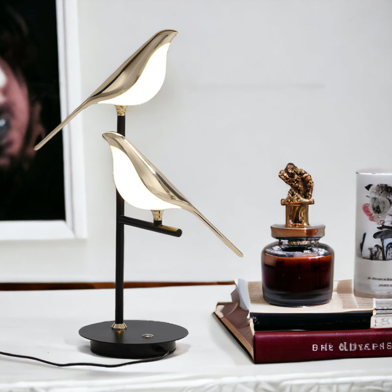 BirdLamp – Stilvolle LED-Tischlampe mit goldenem Vogel-Design-Leuchtezauber