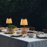 Klassisch elegante Tischlampe mit warmem Licht-Leuchtezauber