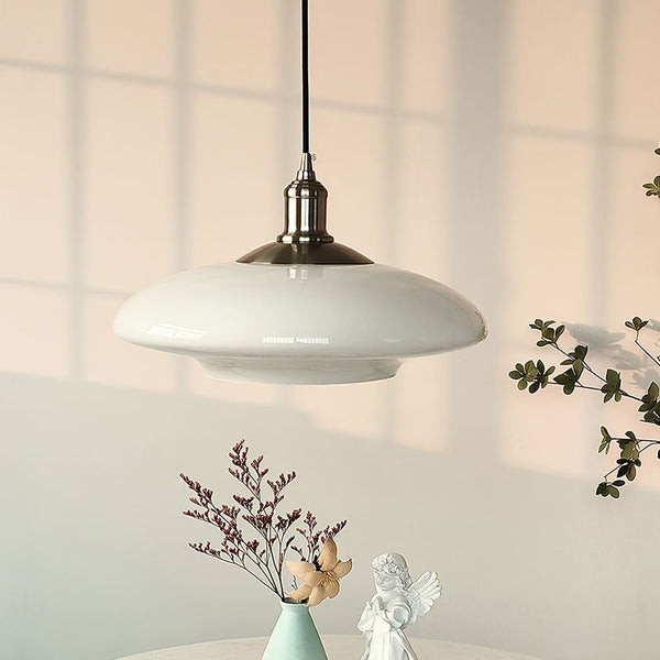 Moderne Hängelampe aus weißem Glas-Leuchtezauber