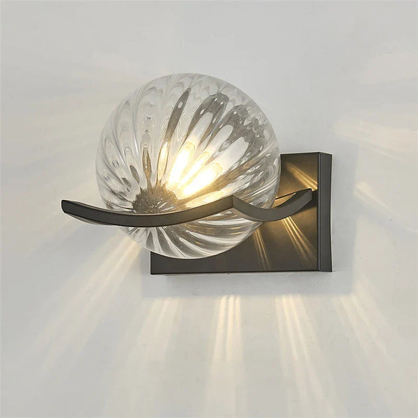 Moderne LED-Wandleuchte aus Glas-Leuchtezauber