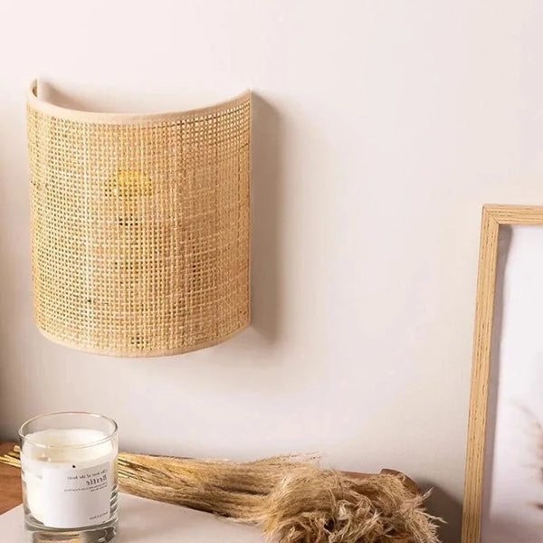 RustiRiet Wandleuchte – Handgeflochtene Rattan-Wandlampe für Schlafzimmer, Wohnzimmer & Flur-Leuchtezauber