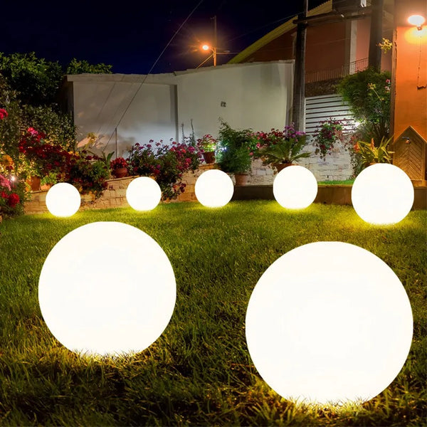 LUXARÉ GlowSphere RGB Gartenleuchte-Leuchtezauber