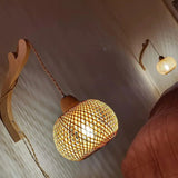 NaturLume Bambus Wandlaterne – Handgeflochtene Wandleuchte aus Rattan mit E27 Sockel-Leuchtezauber