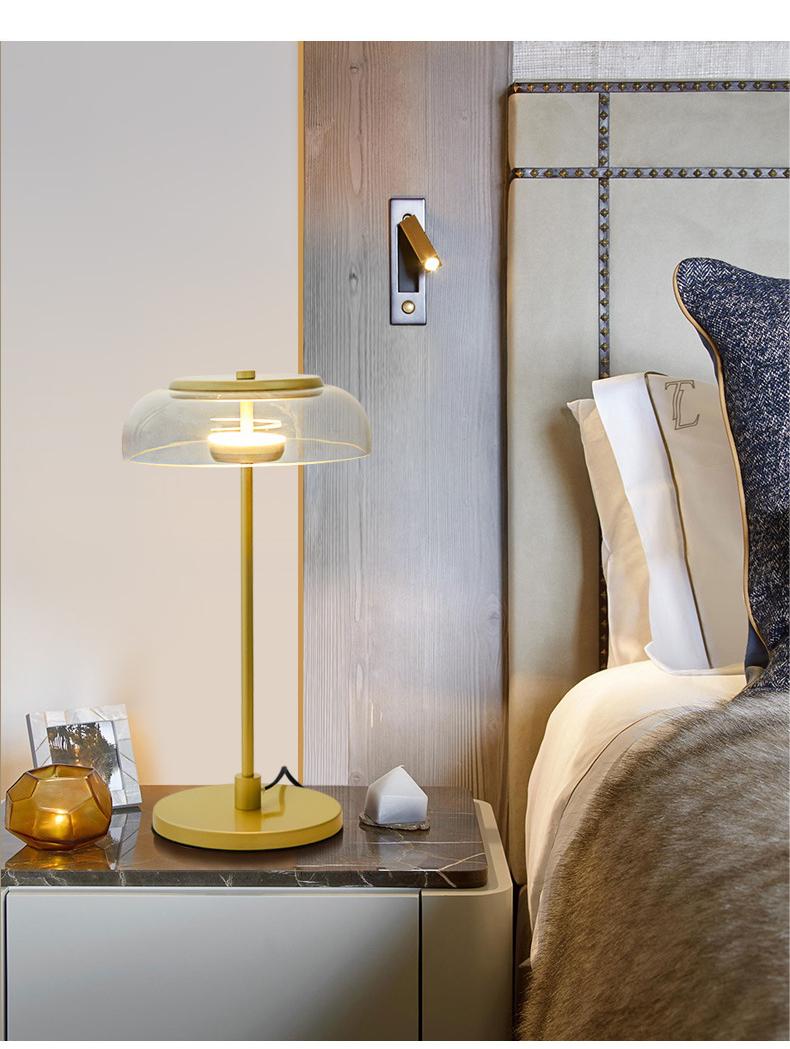 Aurélo – Designer Tischlampe aus Glas mit LED & Postmodernem Stil-Leuchtezauber
