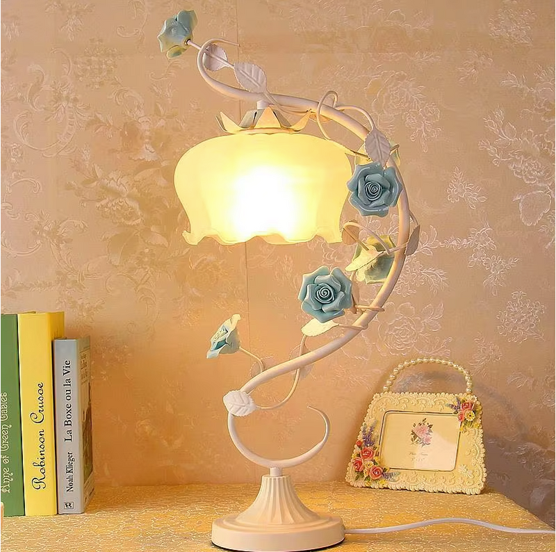 RosaGlo - Stilvolle überdachte Rosenlampe-Leuchtezauber