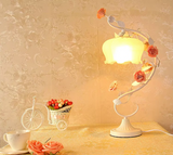 RosaGlo - Stilvolle überdachte Rosenlampe-Leuchtezauber