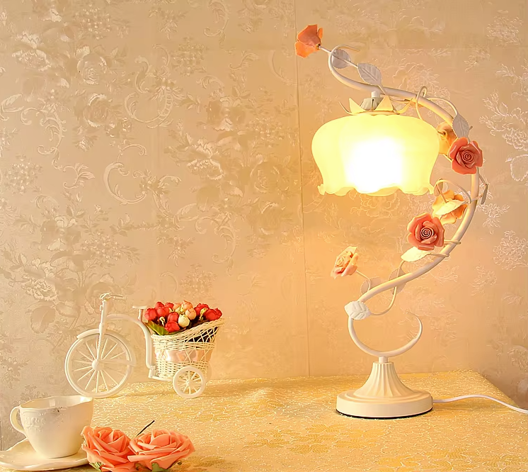 RosaGlo - Stilvolle überdachte Rosenlampe-Leuchtezauber