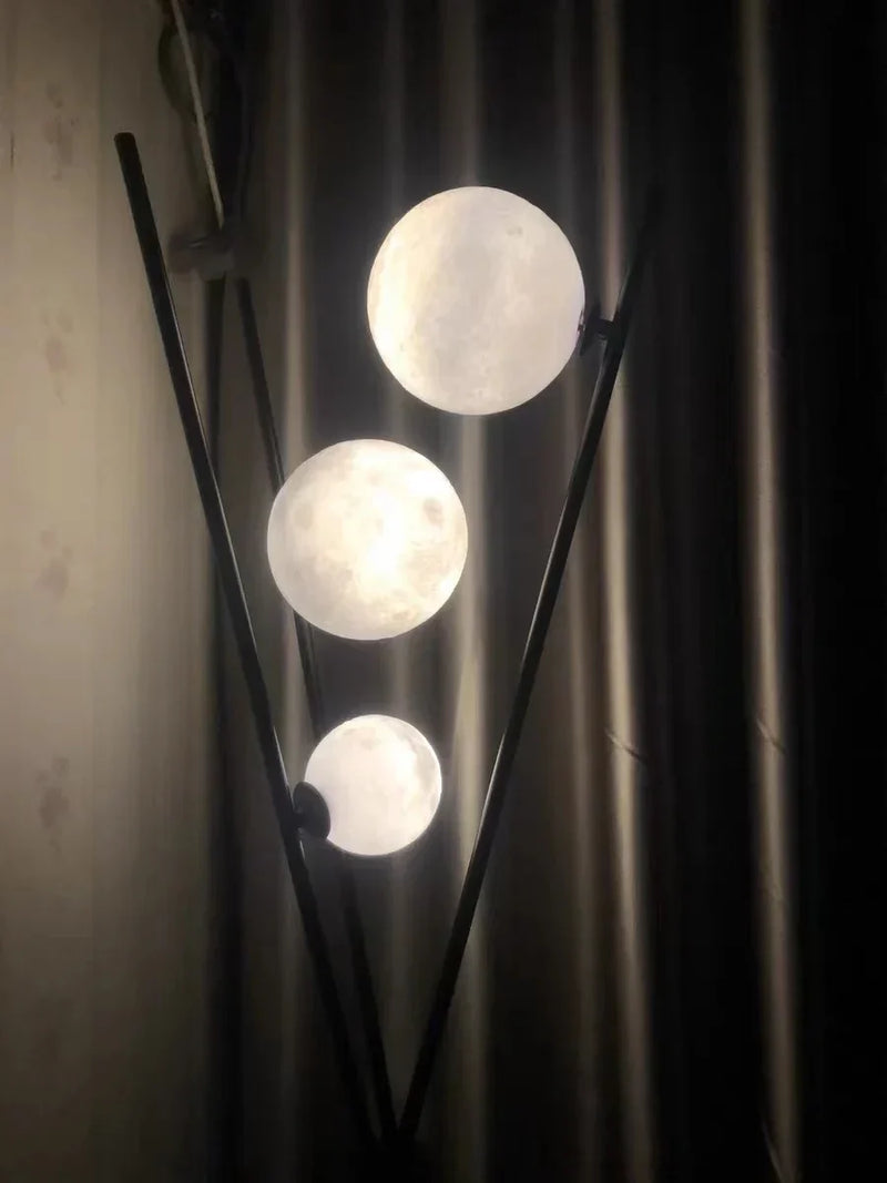 LunaGlow 3D Mond Stehlampe – Moderne LED Tripod Lampe für Wohnzimmer, Schlafzimmer & Büro-Leuchtezauber