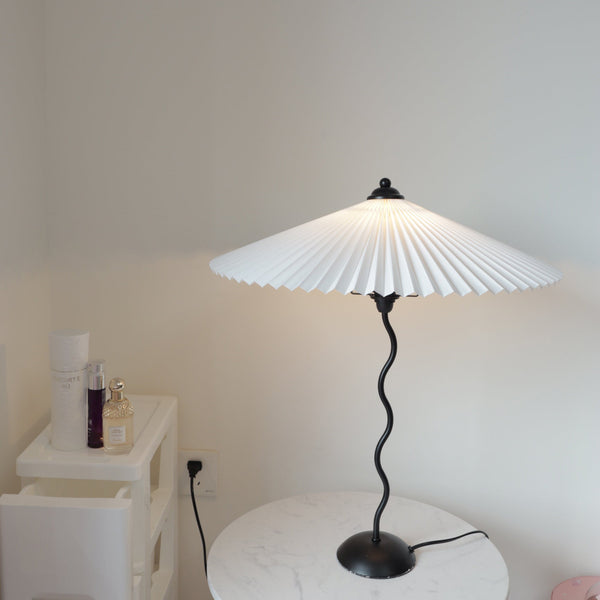 Kunstvolle Squiggle Tischlampe-Leuchtezauber