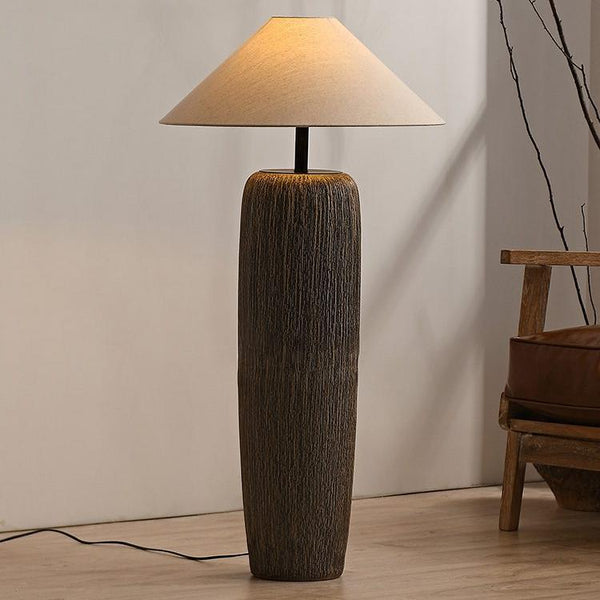 Stehlampe aus verwittertem Holz-Leuchtezauber