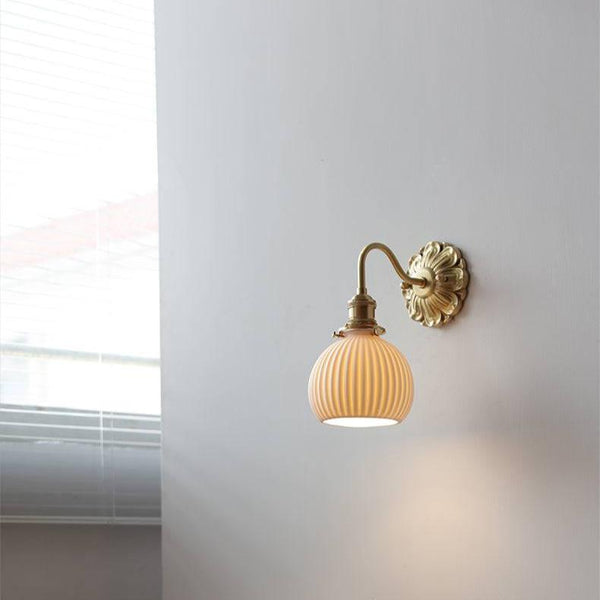 Messing-Keramik-Wandlampe-Leuchtezauber