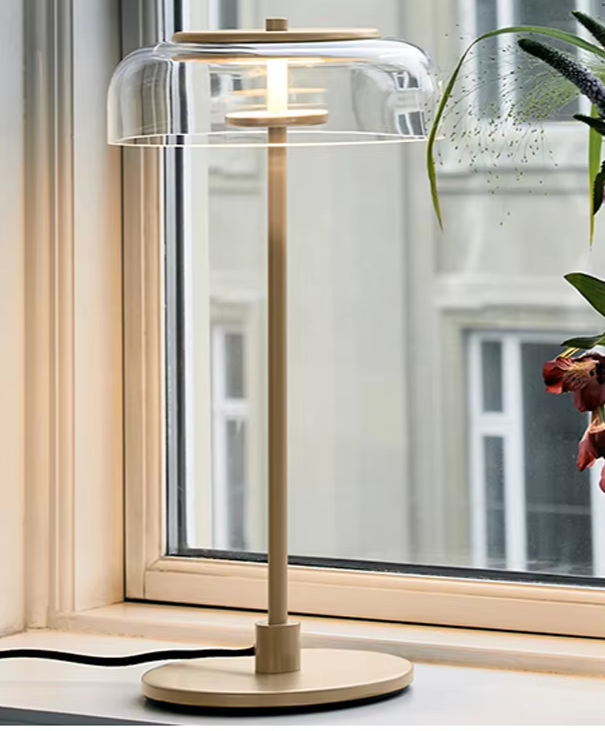 Aurélo – Designer Tischlampe aus Glas mit LED & Postmodernem Stil-Leuchtezauber