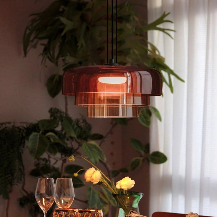Deckenleuchte aus Glas mit historischem Charme und moderner Funktionalität-Leuchtezauber