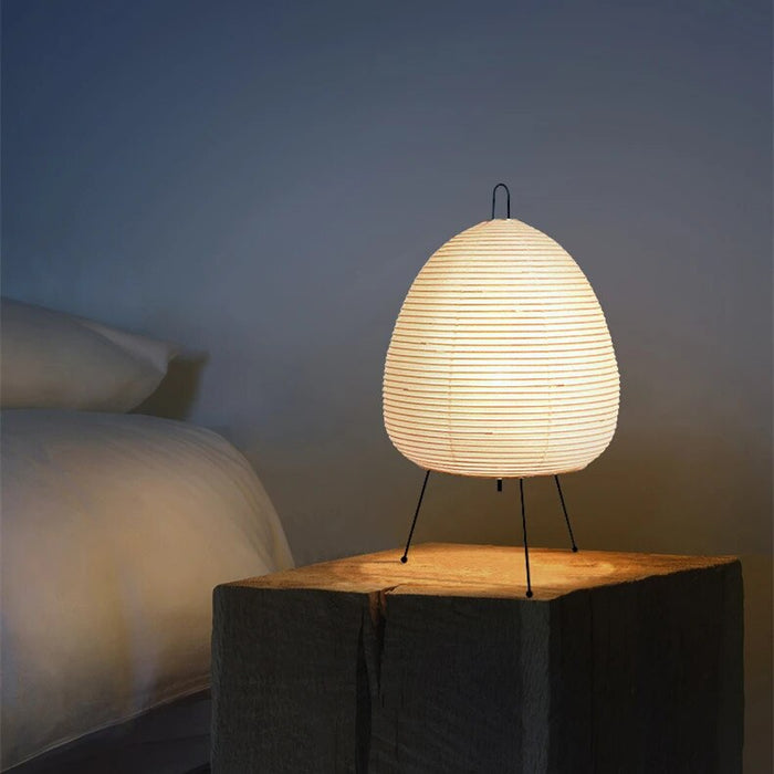Japanische Lampe aus Reispapier-Leuchtezauber