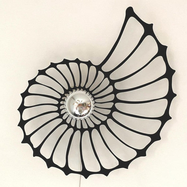 Dekorative Wandleuchte im Nautilus-Muschel-Design-Leuchtezauber