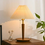 Vintage Plissee-Tischlampe aus Holz-Leuchtezauber