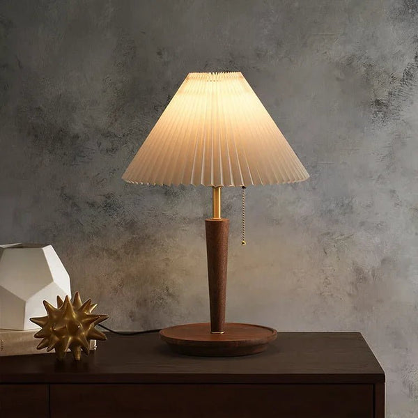 Vintage Plissee-Tischlampe aus Holz-Leuchtezauber